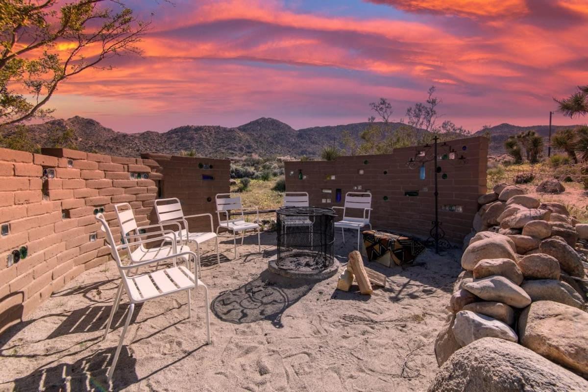 Renovated Lodge - Room 2 With Pool Access Joshua Tree Esterno foto