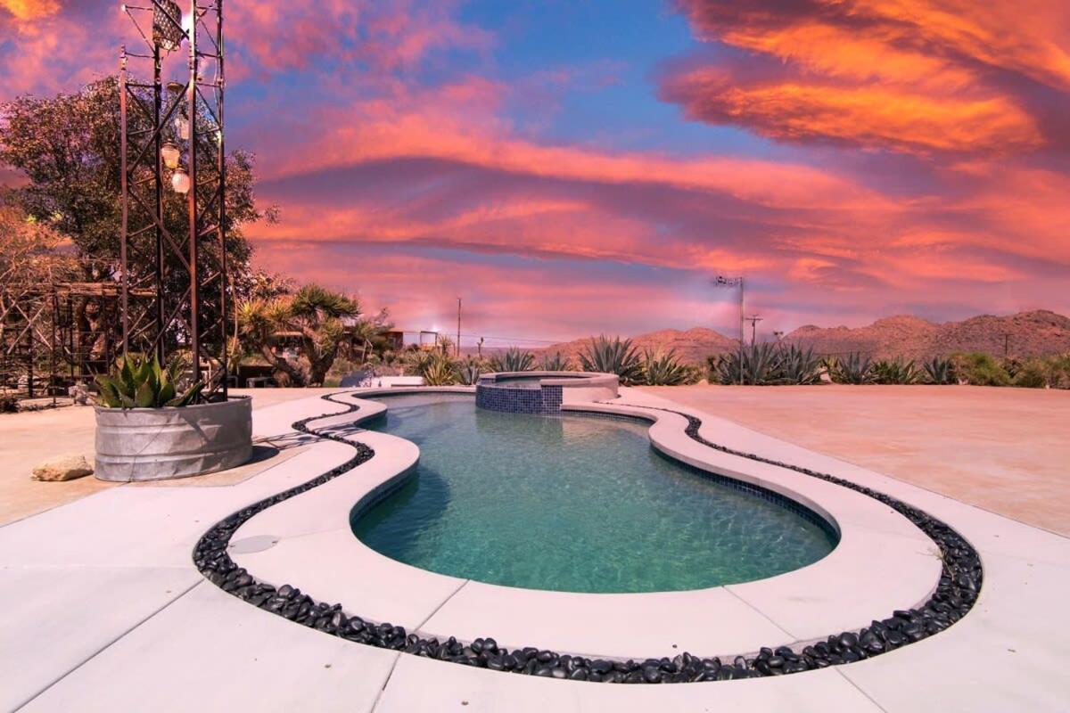 Renovated Lodge - Room 2 With Pool Access Joshua Tree Esterno foto
